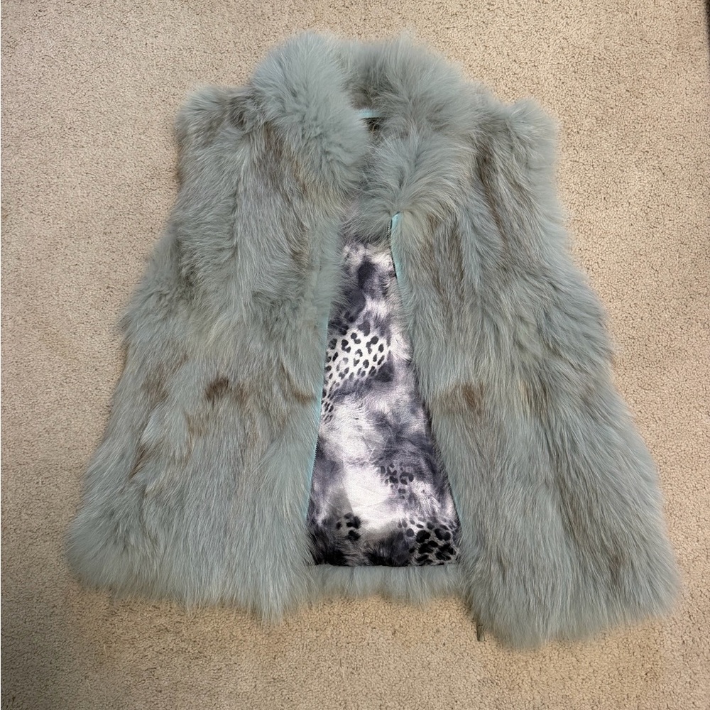 Designer Neto fur vest with blue leopard print lining